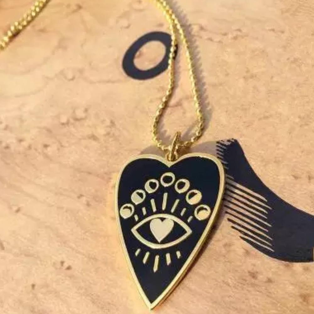 Eye of the Heart Pendant Necklace - 1 White left! - Picture 8 of 8